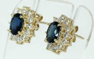 diamond-sapphire-stud-earrings